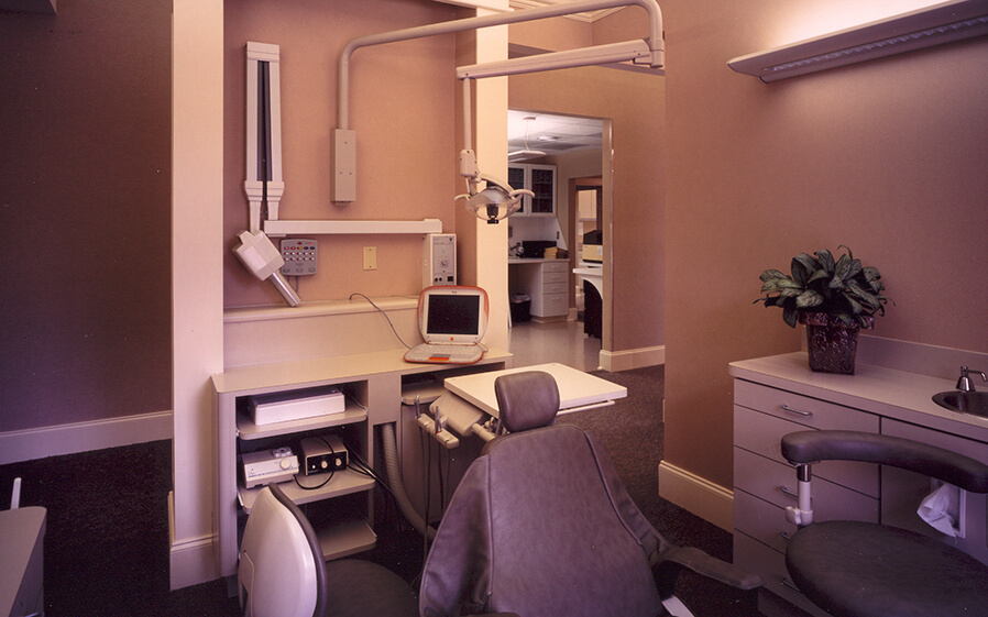 Dental treatment chair